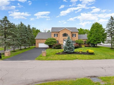 /international/us/104-stonebridge-court-new-hartford-ny-110109851598/