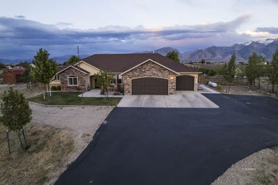 /international/us/705-spring-creek-parkway-spring-creek-nv-110108446795/