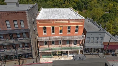 /international/us/53-55-spring-street-eureka-springs-ar-110120466867/