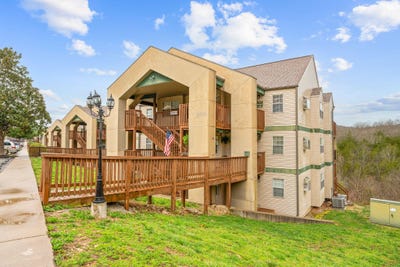 /international/us/10-woodpecker-lane-branson-mo-110108027026/