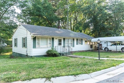 /international/us/201-w-third-st-south-hill-va-110108200237/