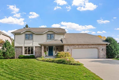 /international/us/4202-willow-wood-drive-vadnais-heights-mn-110120559311/