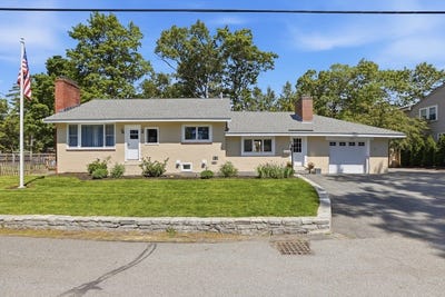 /international/us/8-maple-rd-westford-ma-110108539816/