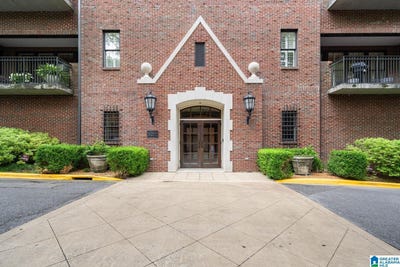 /international/us/516-olde-english-lane-mountain-brook-al-110108985217/