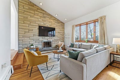 /international/us/7-carol-st-stoneham-ma-110106374028/