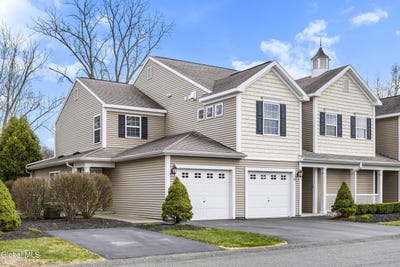 /international/us/51-governor-circle-albany-ny-110107356567/