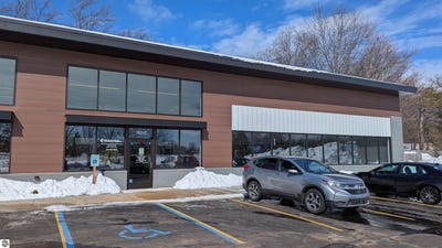 /international/us/707-parsons-road-traverse-city-mi-110107035963/