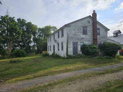 /international/us/1726-munger-street-middlebury-vt-110100721806/