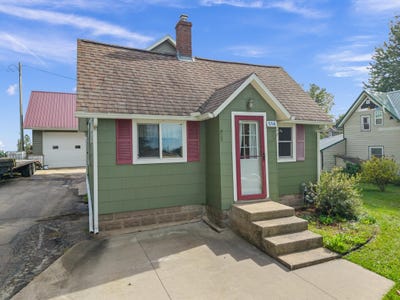 /international/us/514-maple-drive-spring-grove-mn-110110234789/