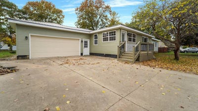 /international/us/204-williams-st-henry-il-110120923434/