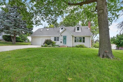 /international/us/2509-edgemont-avenue-waterloo-ia-110108479478/