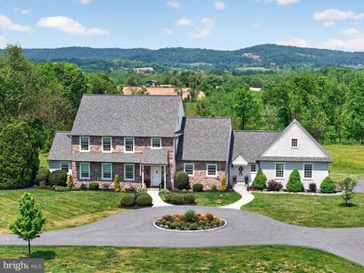 /international/us/6370-boyertown-pike-douglassville-pa-110108471533/