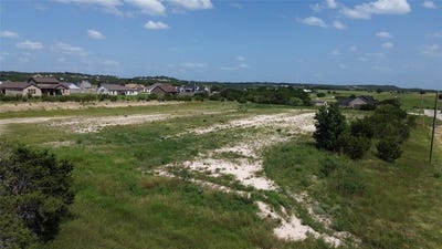 /international/us/1016-county-road-407-nemo-tx-110100357537/