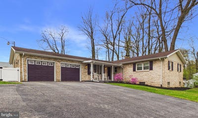 /international/us/6105-eyster-avenue-spring-grove-pa-110107654146/