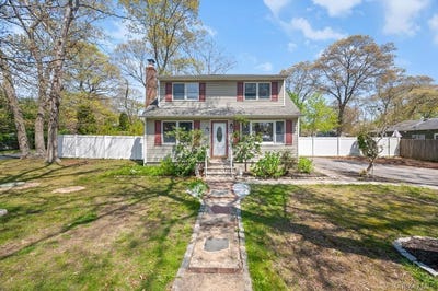 /international/us/41-babylon-street-mastic-ny-110107038890/