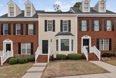 /international/us/204-knightsborough-way-apex-nc-110106718930/