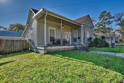 /international/us/504-east-academy-street-brenham-tx-110096831610/