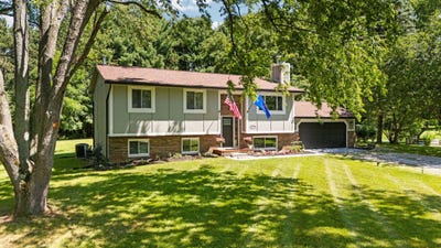 /international/us/8739-coyle-drive-pinckney-mi-110101152664/
