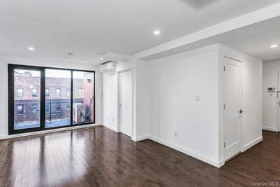 /international/us/43-12-214th-place-bayside-ny-110104949246/