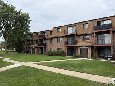 /international/us/495-mchenry-road-wheeling-il-110110254789/