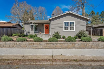 /international/us/527-third-st-yreka-ca-110107731824/