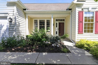 /international/us/307-sawgrass-court-honey-brook-pa-110108614052/