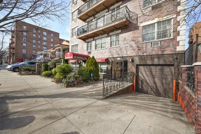/international/us/108-27-63rd-avenue-forest-hills-ny-110105309958/