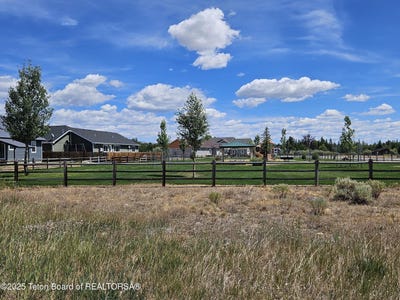 /international/us/willow-cove-lot-68-pinedale-wy-110101508545/