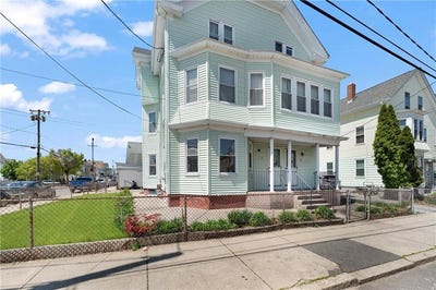 /international/us/34-hancock-street-pawtucket-ri-110107775247/