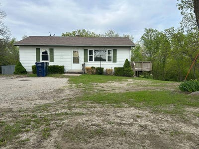 /international/us/19700-lakeview-rd-leon-ia-110107779304/