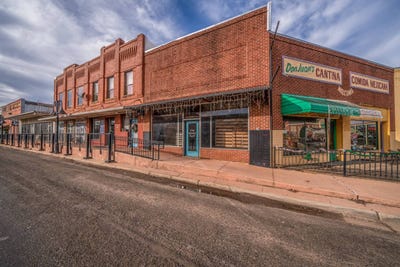 /international/us/218-e-1st-street-hughes-springs-tx-110108814501/
