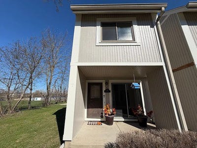 /international/us/634-robin-court-grayslake-il-110107832104/
