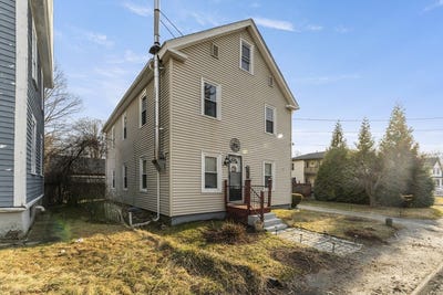 /international/us/19-chapel-st-warren-ma-110106960501/