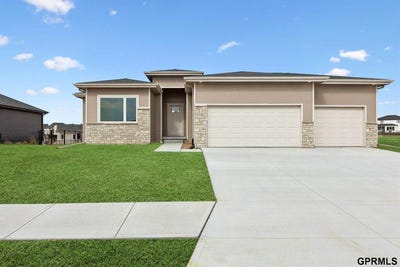 /international/us/21108-hartman-avenue-elkhorn-ne-110106671236/