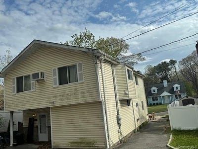 /international/us/6-willow-road-rocky-point-ny-110107652790/