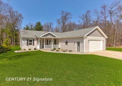 /international/us/5728-tipperary-drive-caseville-mi-110107541643/