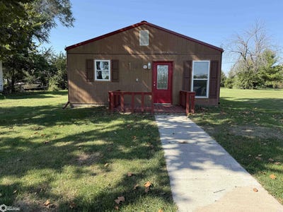 /international/us/226-adams-street-grand-river-ia-110102707036/