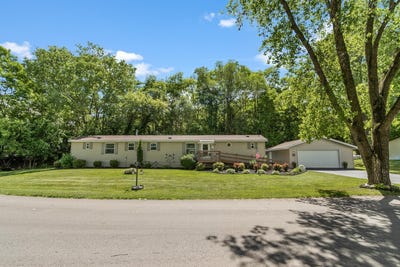 /international/us/s1903-county-road-a-baraboo-wi-110108920200/