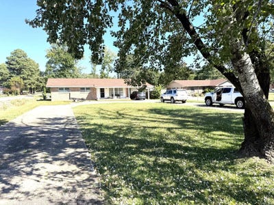 /international/us/1602-e-main-street-mountain-view-ar-110120533626/