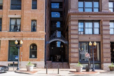 /international/us/308-w-8th-street-kansas-city-mo-110100569489/