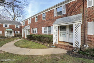 /international/us/155-manor-drive-red-bank-nj-110108425296/