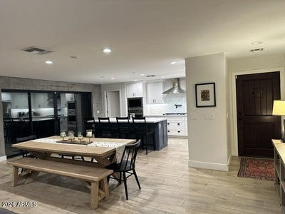 /international/us/301-e-royal-palm-road-phoenix-az-110108502829/