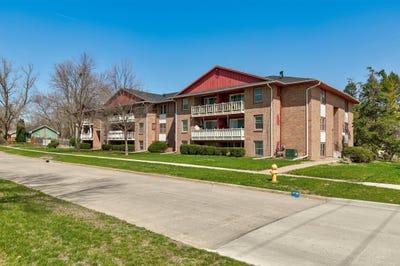 /international/us/7815-douglas-avenue-urbandale-ia-110107280863/