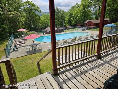 /international/us/3041-lake-shore-drive-lake-george-ny-110104293562/