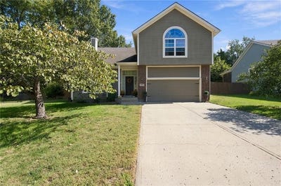 /international/us/18207-rollins-drive-smithville-mo-110120107267/