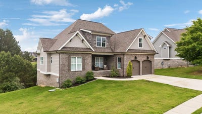 /international/us/13274-blakeslee-drive-soddy-daisy-tn-110108579821/