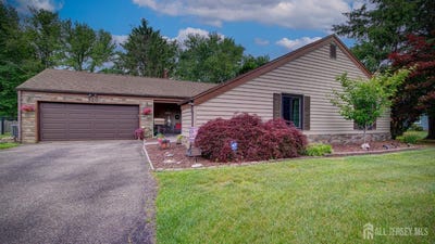 /international/us/320-double-creek-parkway-freehold-nj-110108410876/
