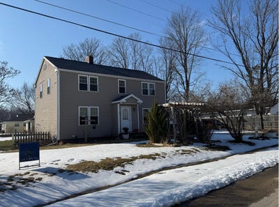 /international/us/304-oliver-drive-houghton-lake-mi-110106698160/
