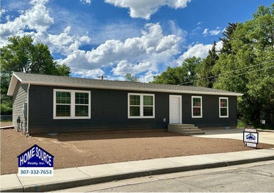 /international/us/255-n-9th-lander-wy-110108548430/