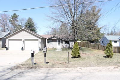 /international/us/10413-washington-street-st-helen-mi-110105218177/